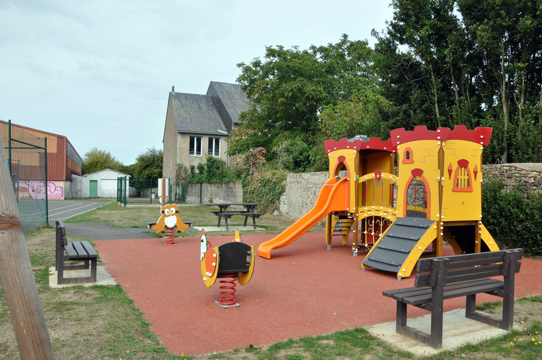 Aménagement de l'aire de jeux - Mairie de La Limouzinière