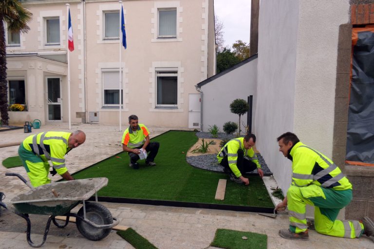 Fleurissement-parvis